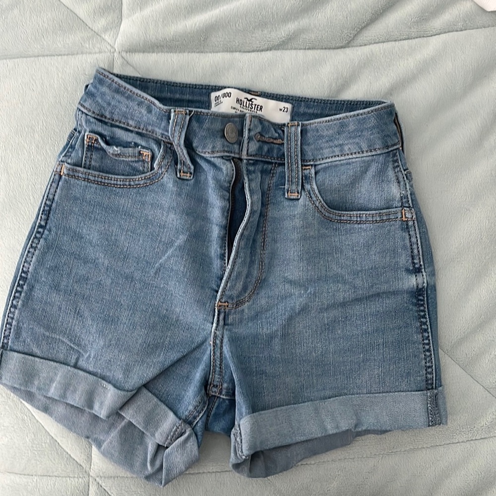 Hollister Denim Shorts Curvy High-Rise Short